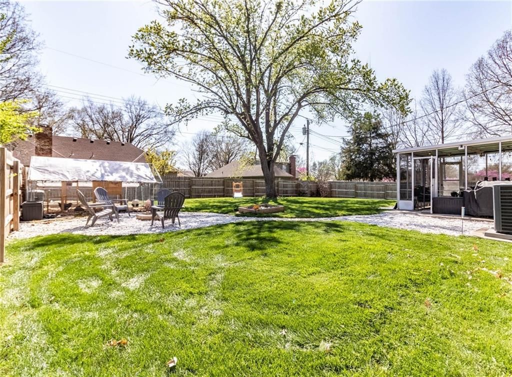 310 Johnson Drive — photo 6