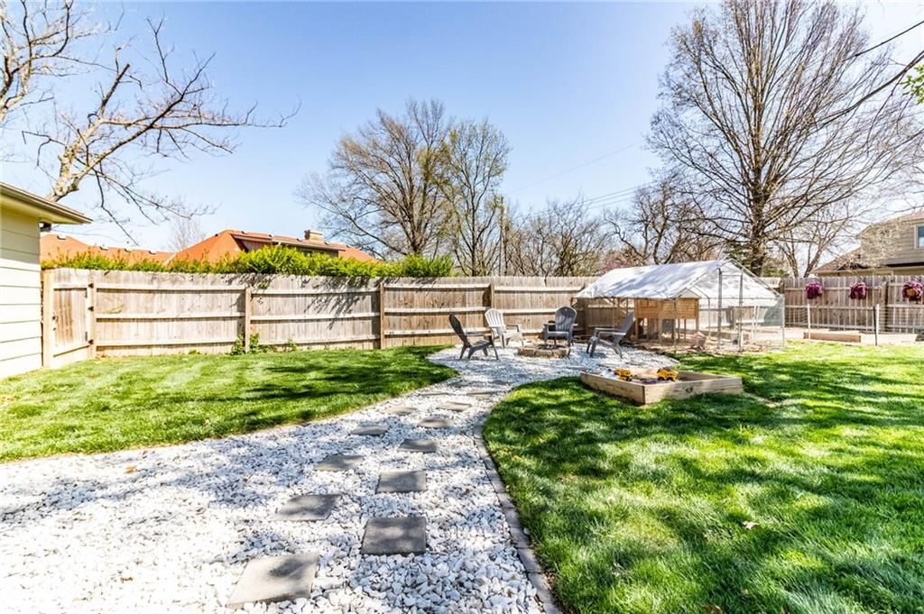 310 Johnson Drive — photo 7