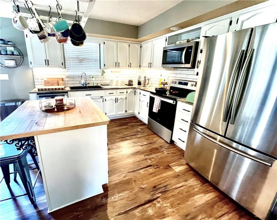 100 W Calico Drive — photo 9