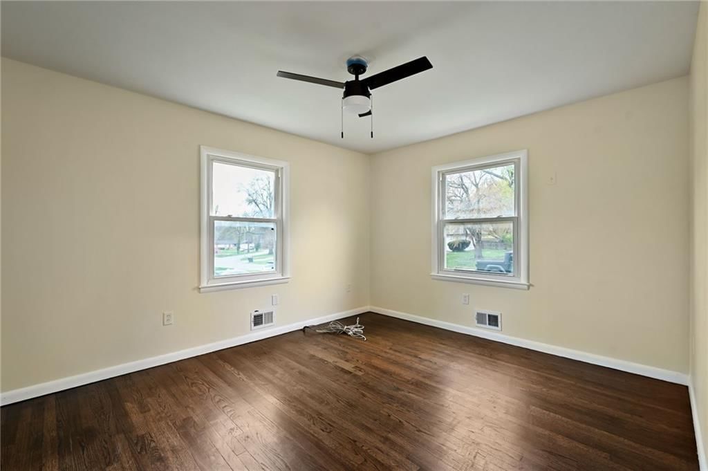 4705 Vermont Avenue — photo 10