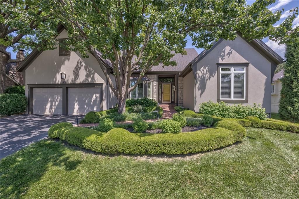 5400 W 97 Circle W, Overland Park, KS
