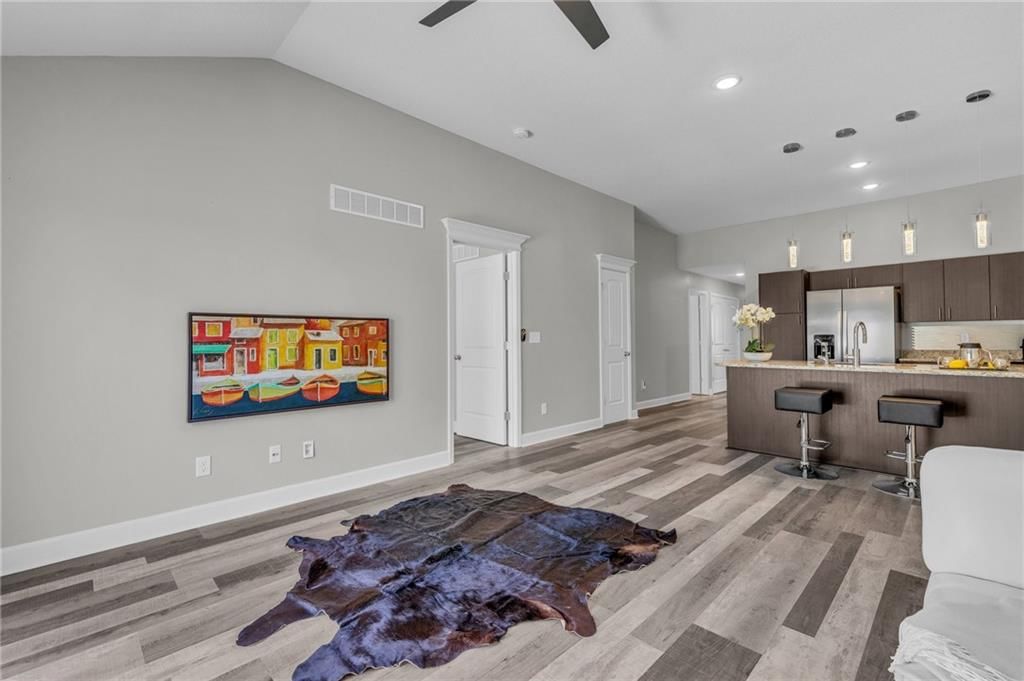 9210 N Gower Avenue — photo 15