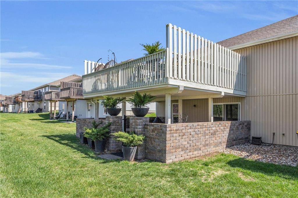 9210 N Gower Avenue — photo 64