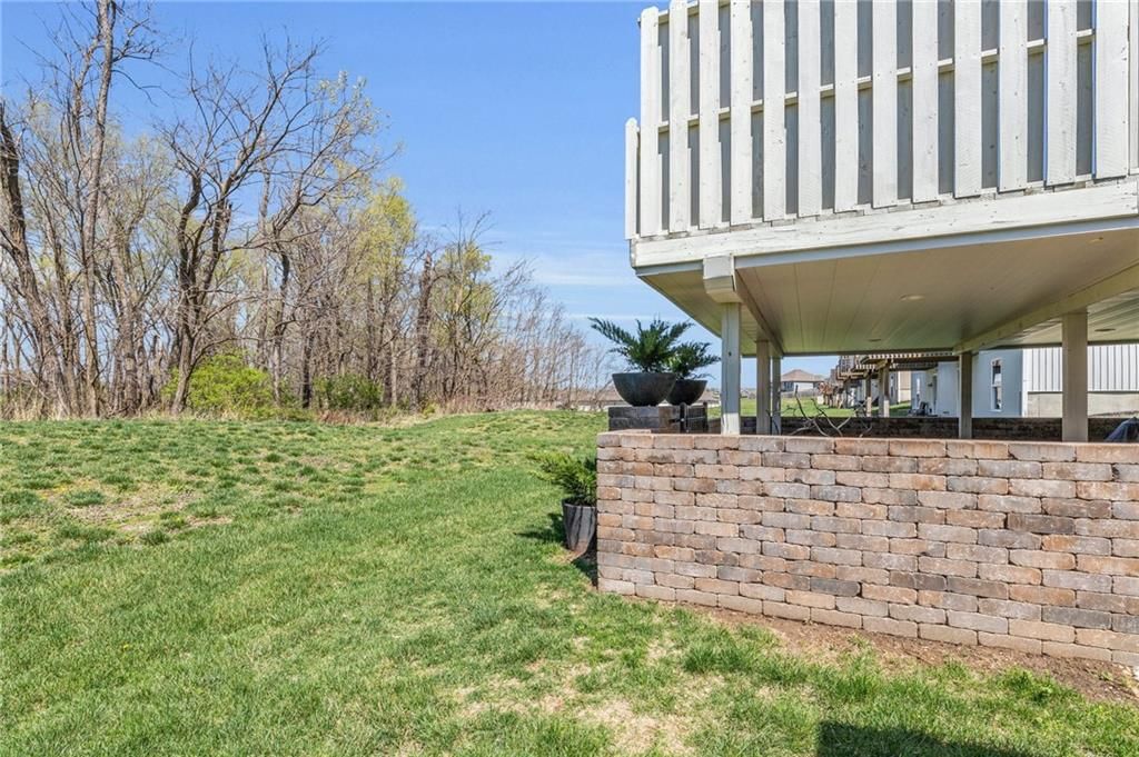 9210 N Gower Avenue — photo 65