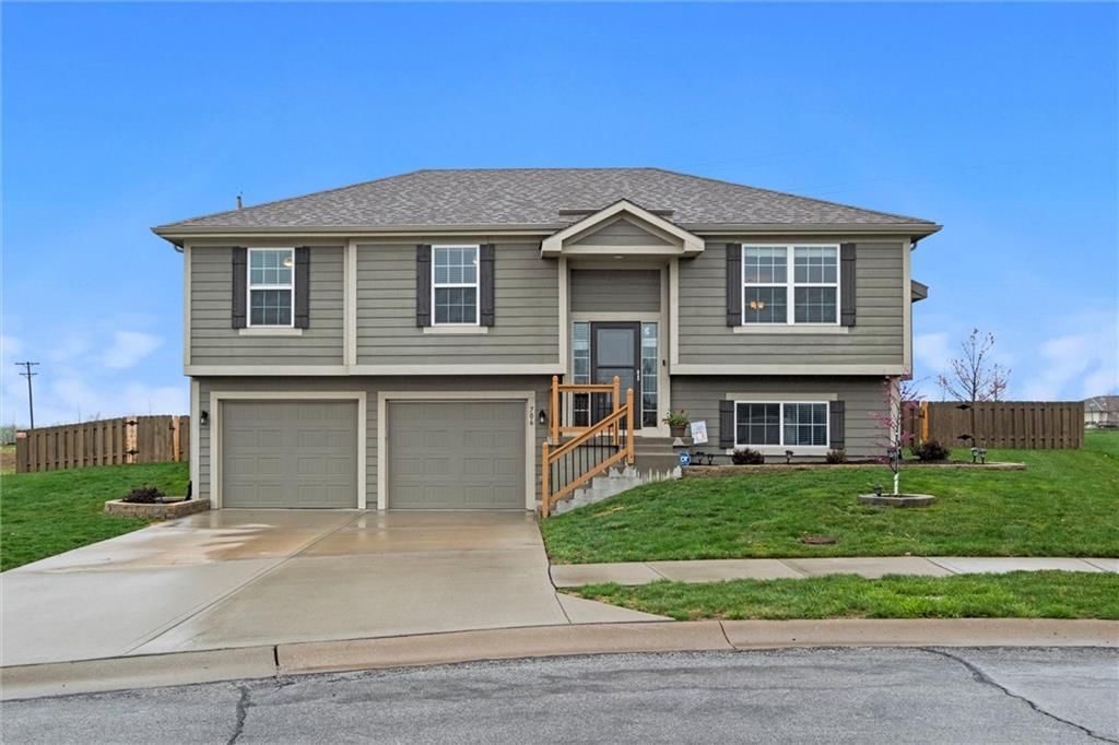 706 Quincy Court, Belton, MO
