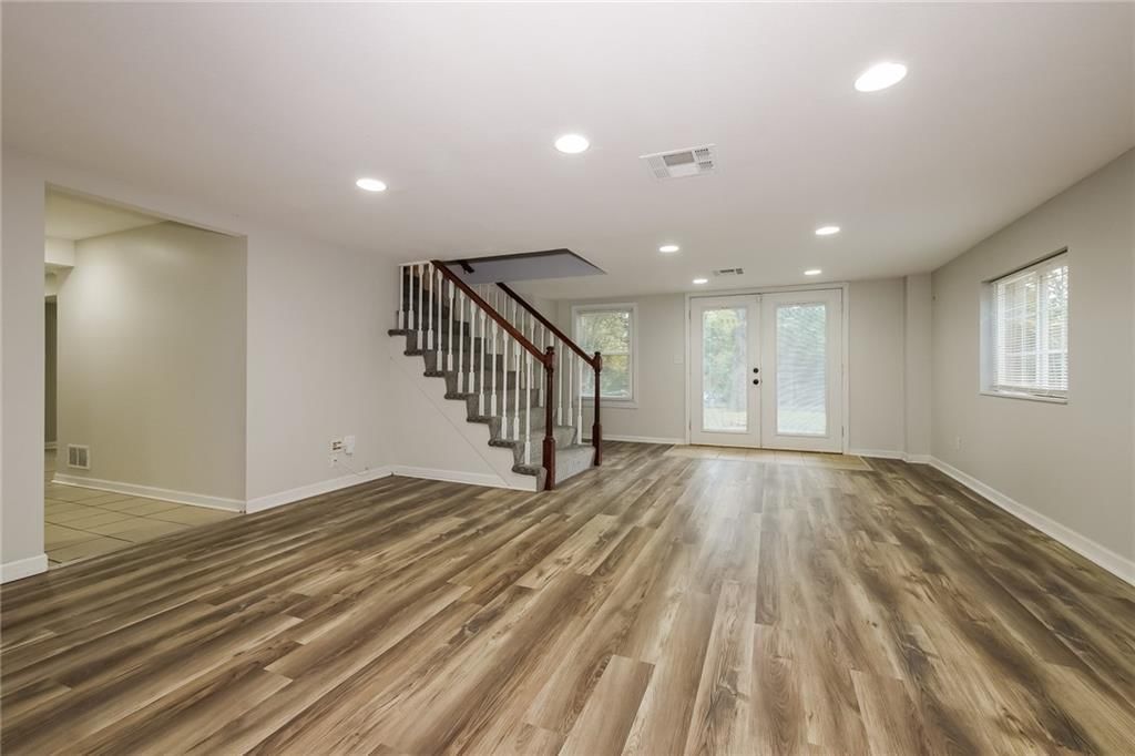 913 Ridgeway Drive — photo 11