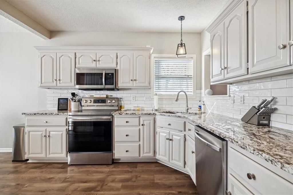 301 Amesbury Drive — photo 8