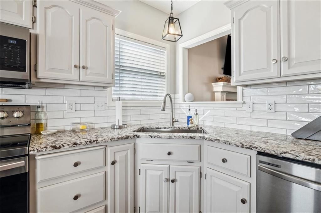 301 Amesbury Drive — photo 9