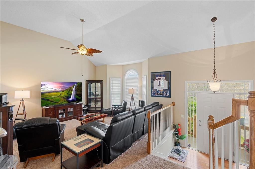 10105 N Hedges Avenue — photo 17