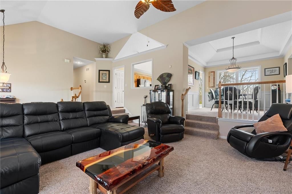 10105 N Hedges Avenue — photo 20