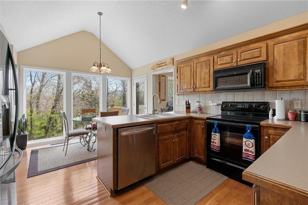 10105 N Hedges Avenue — photo 26