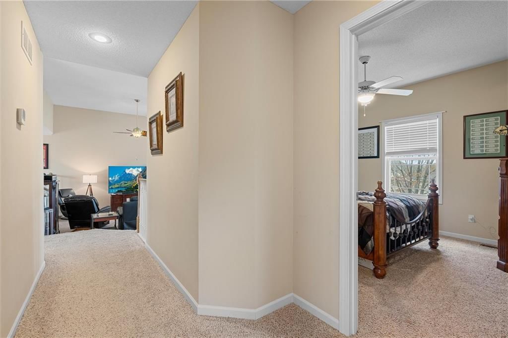 10105 N Hedges Avenue — photo 31