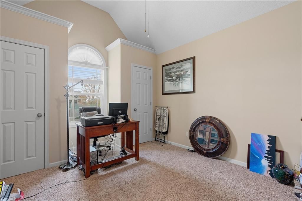10105 N Hedges Avenue — photo 33