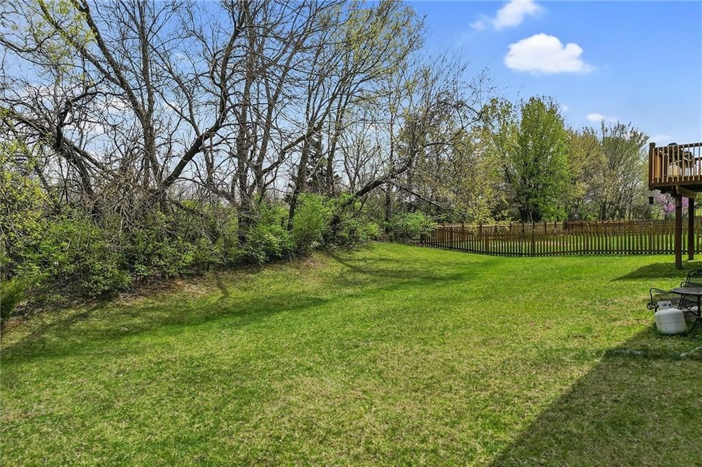 10105 N Hedges Avenue — photo 42