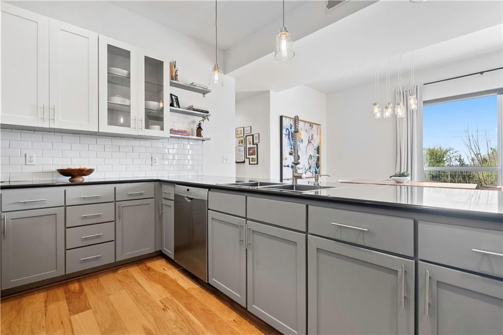 731 W 16th Street — photo 17