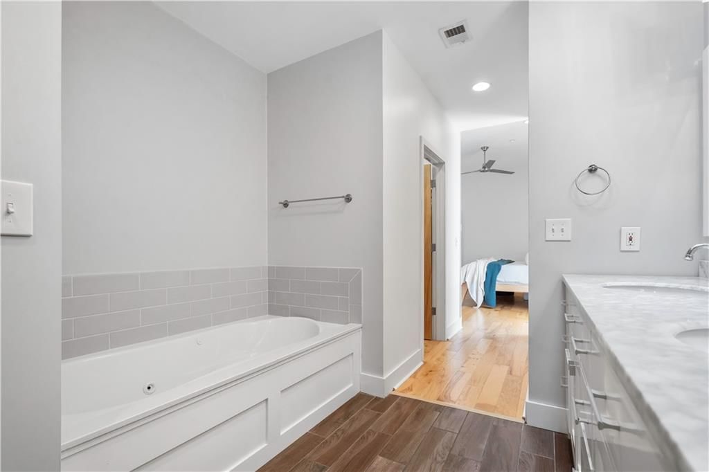 731 W 16th Street — photo 31