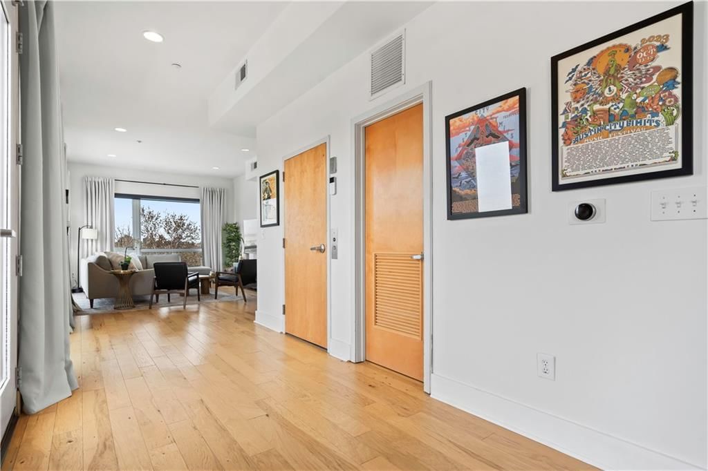 731 W 16th Street — photo 8