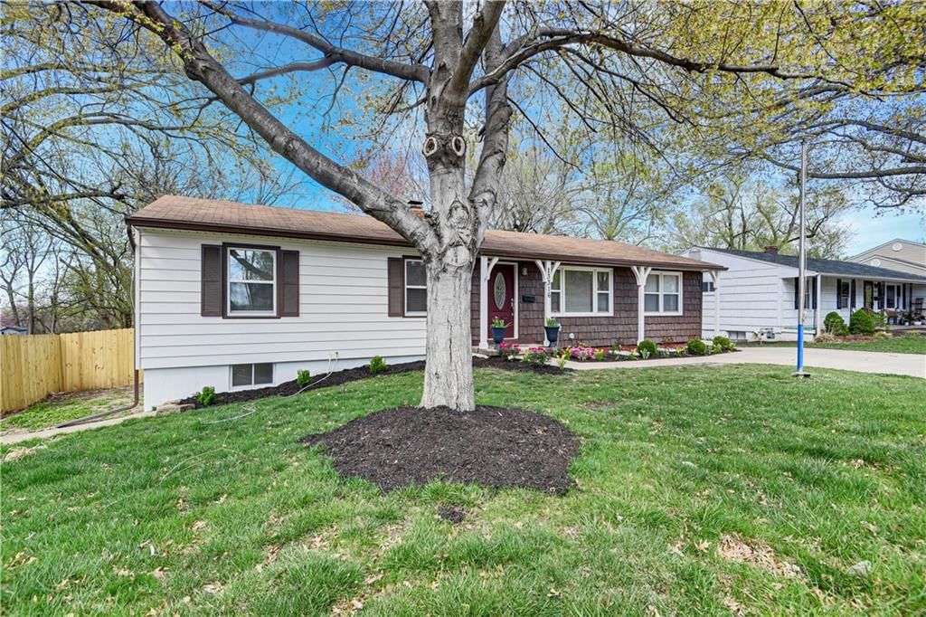 13316 W 90th Terrace — photo 32
