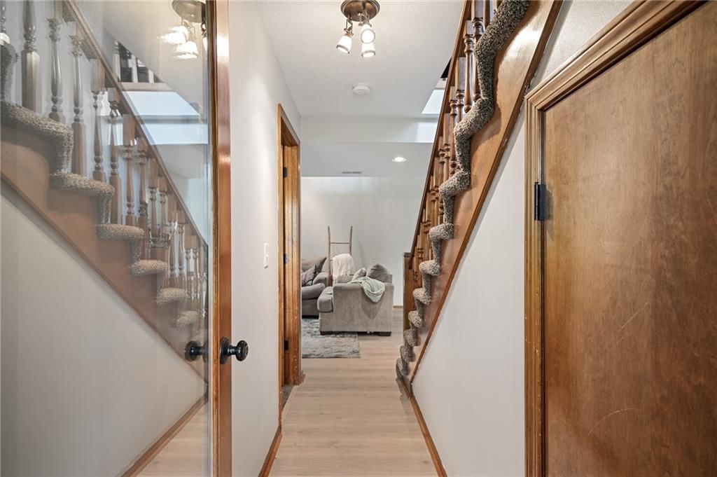 2102 W Dennis Avenue — photo 9