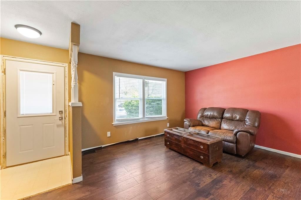 610 N Elm Street — photo 17