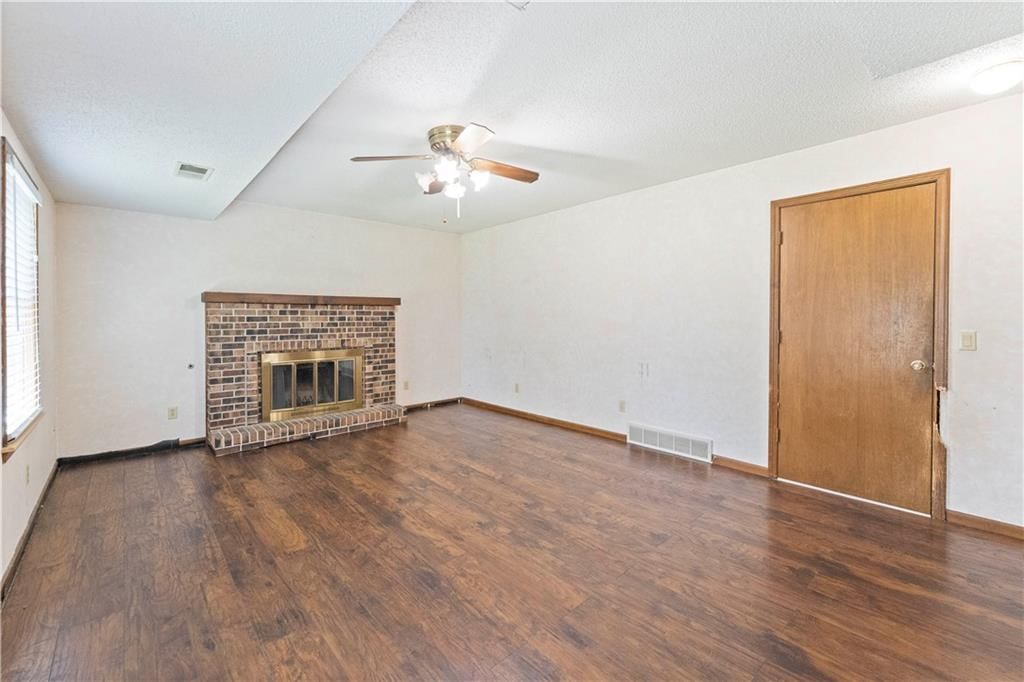 610 N Elm Street — photo 24