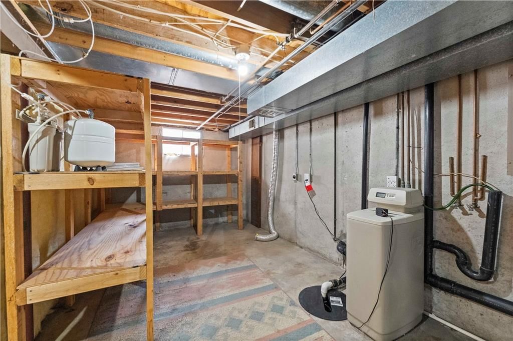 610 N Elm Street — photo 26