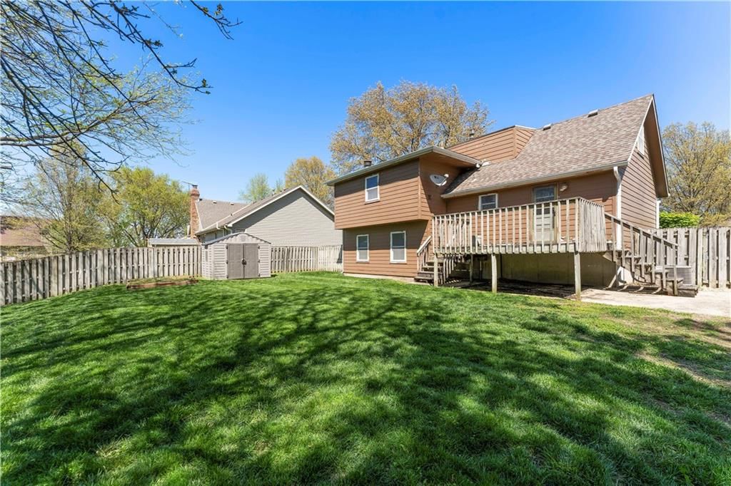 610 N Elm Street — photo 34