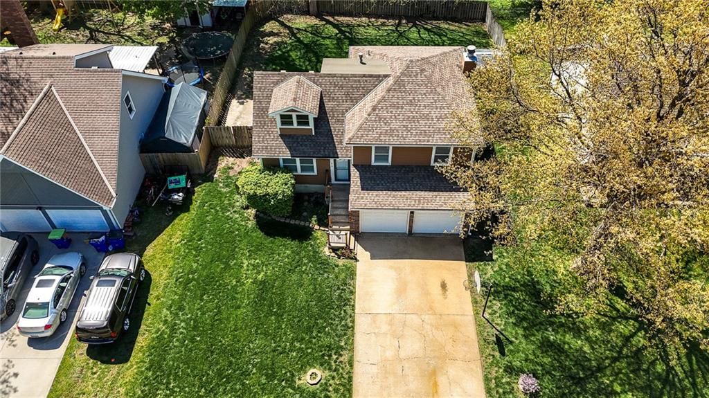 610 N Elm Street — photo 36