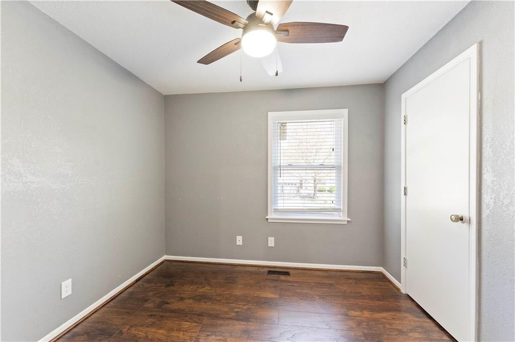 610 N Elm Street — photo 10