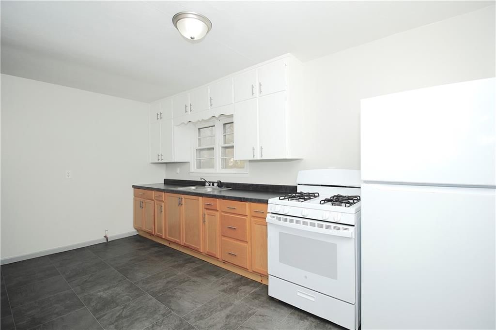 418 E 1st Avenue — photo 5