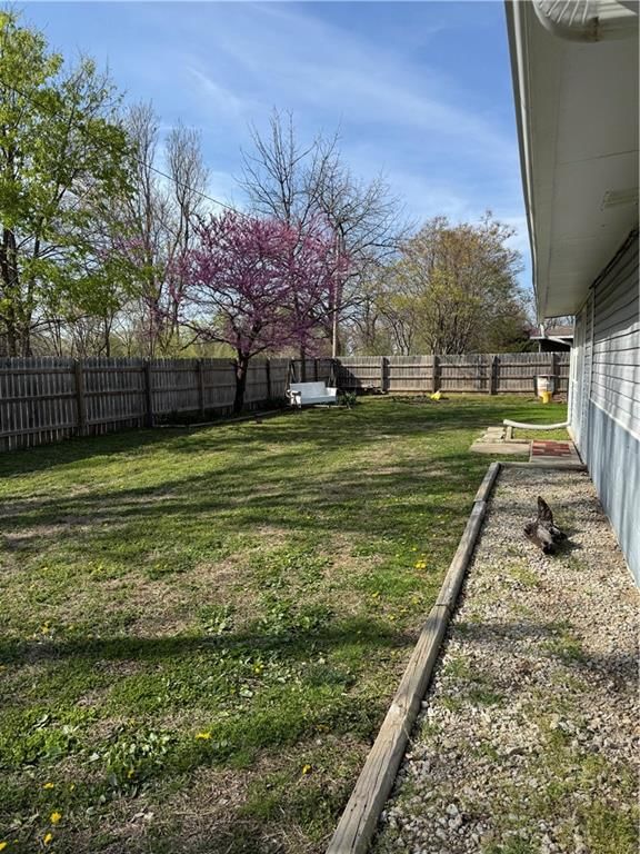 801 N Allen Avenue — photo 19