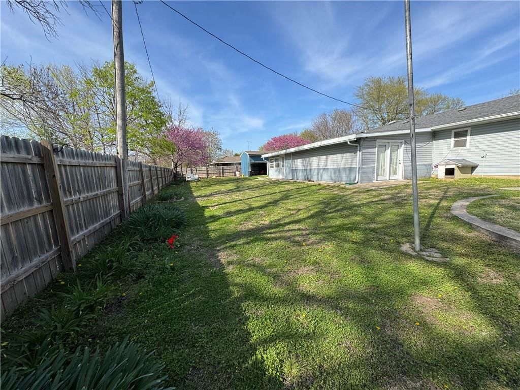 801 N Allen Avenue — photo 21