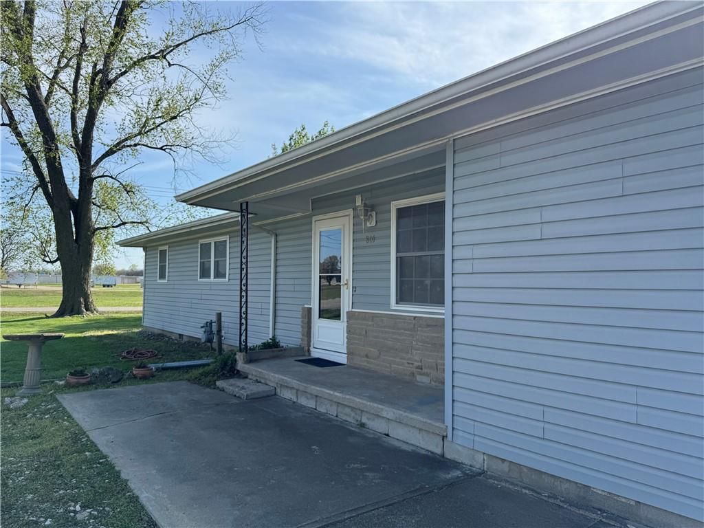 801 N Allen Avenue — photo 27