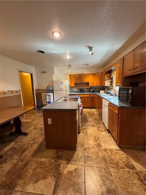 801 N Allen Avenue — photo 6