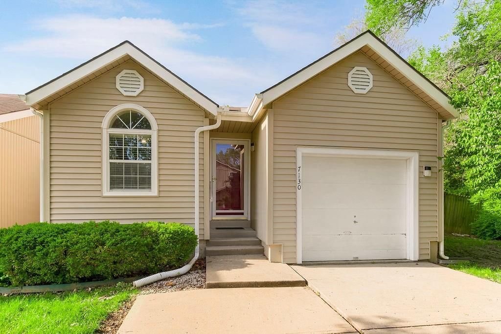 7130 N Kingston Court — photo 2