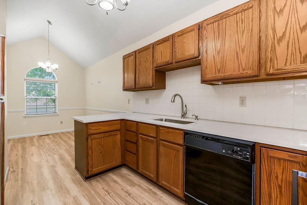 7130 N Kingston Court — photo 7