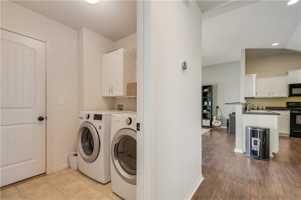 14324 Overhill Avenue — photo 17