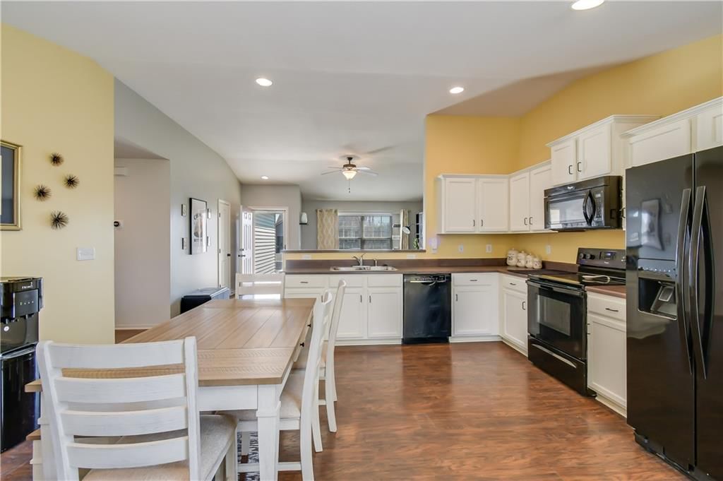 14324 Overhill Avenue — photo 8