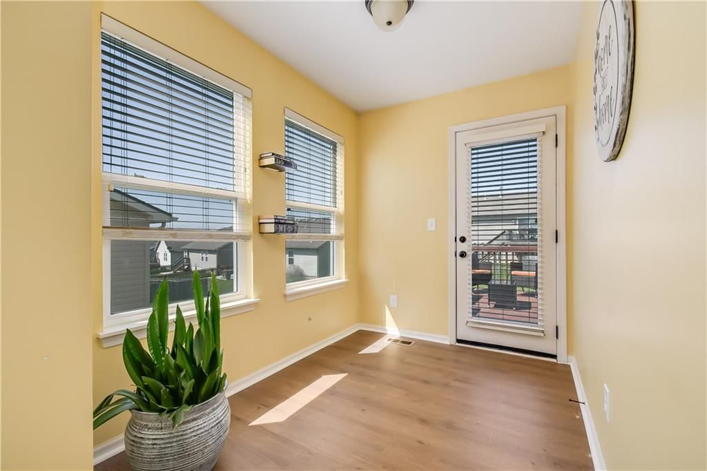 14324 Overhill Avenue — photo 10