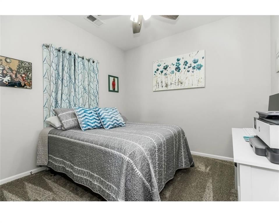 404 NE Chestnut Court — photo 12
