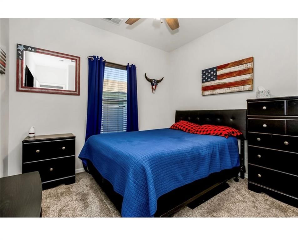 404 NE Chestnut Court — photo 13