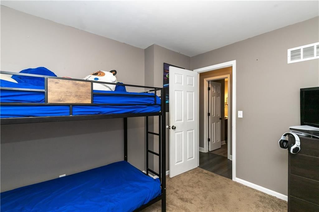 308 W Walnut Street — photo 17