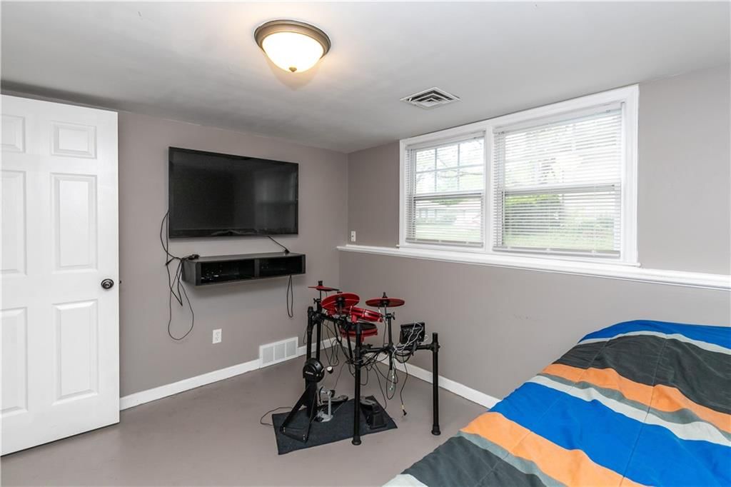 308 W Walnut Street — photo 32