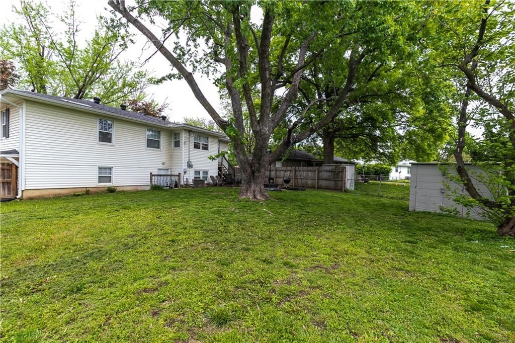 308 W Walnut Street — photo 35