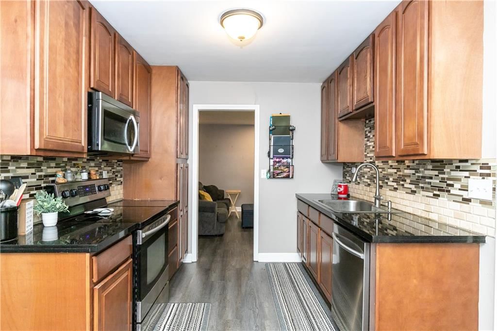 308 W Walnut Street — photo 10