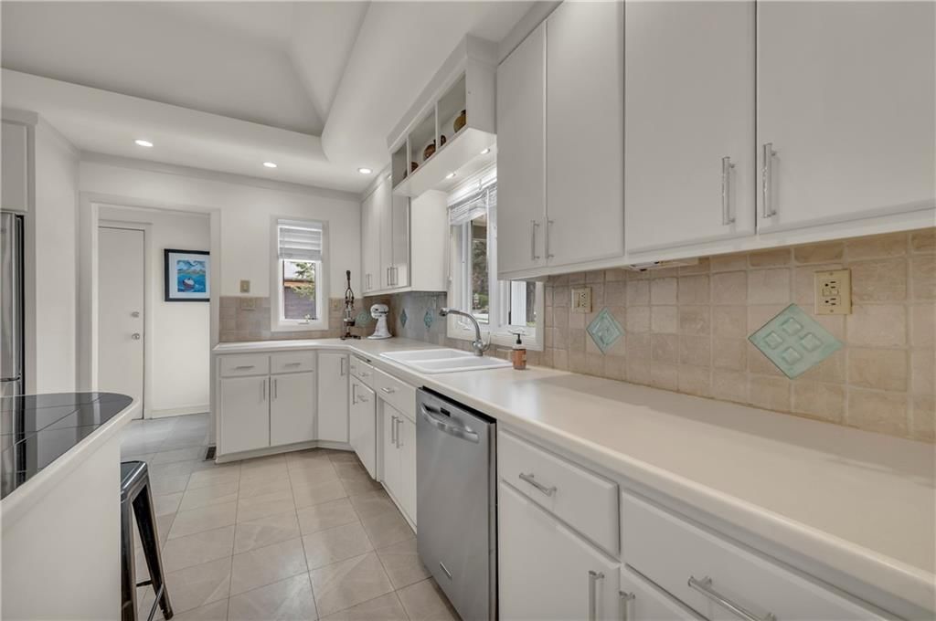 1204 W 67th Street — photo 13