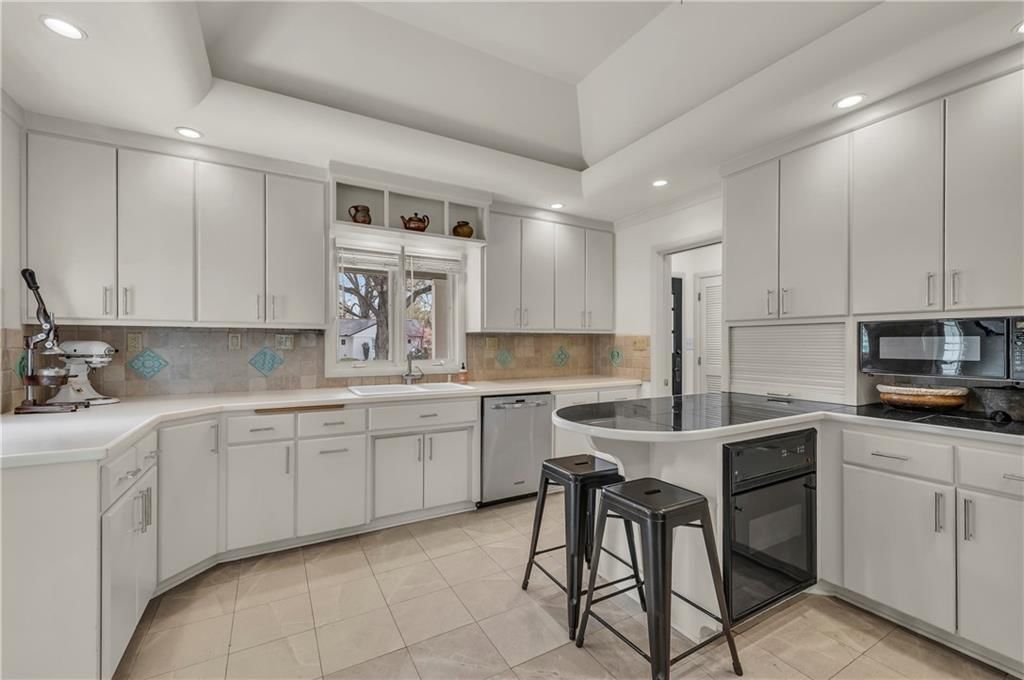 1204 W 67th Street — photo 15