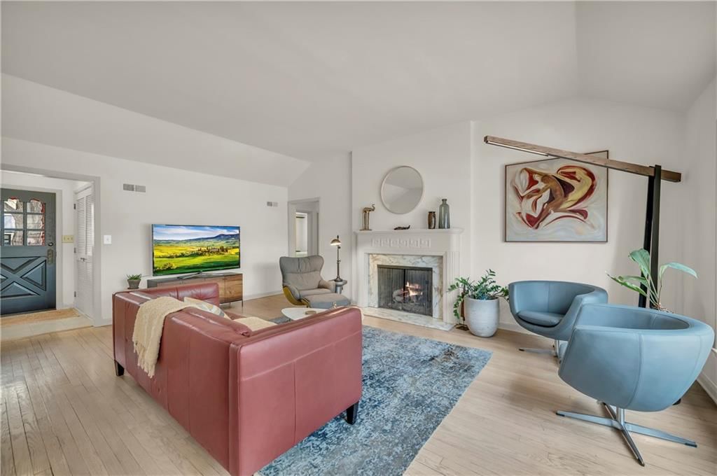 1204 W 67th Street — photo 6