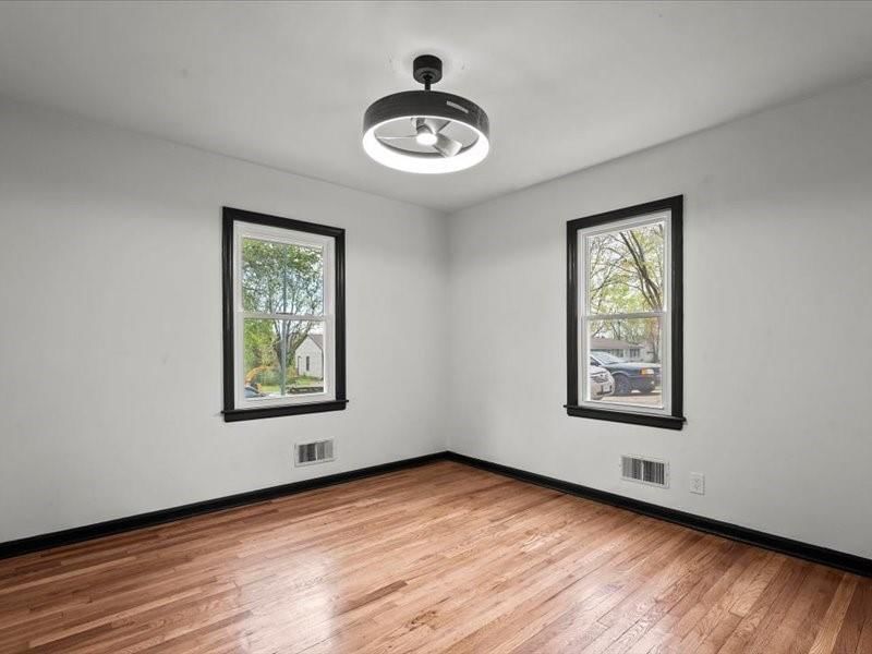 10204 Bellaire Avenue — photo 11