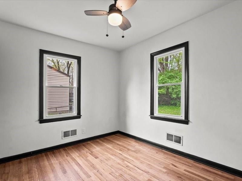 10204 Bellaire Avenue — photo 13